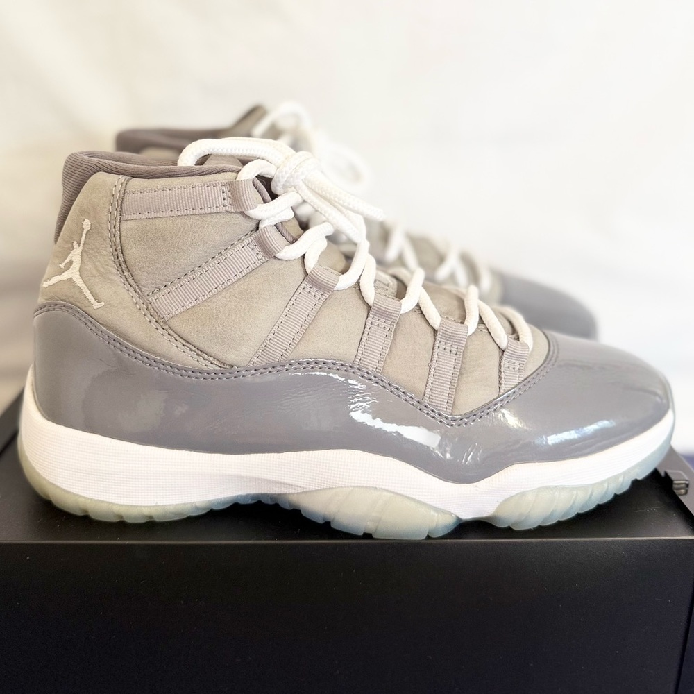 AUTHENTIC Jordan 11 Retro Cool Grey size 9 CT8012-005 2021 PRE-OWNED